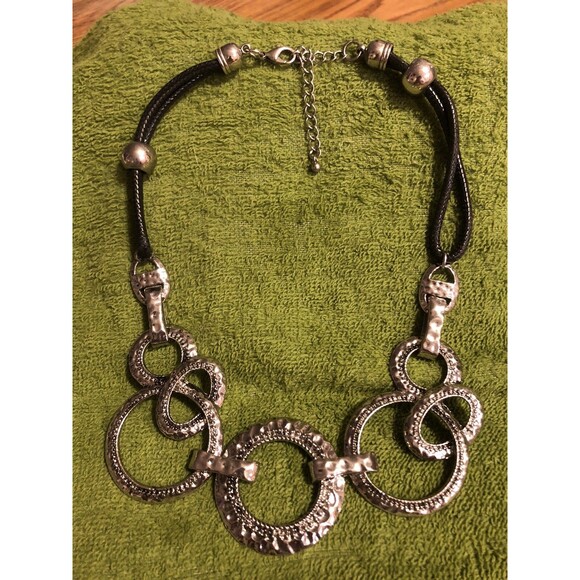 Avenue Necklace, Bracelet, Earings & Ring - Picture 3 of 8